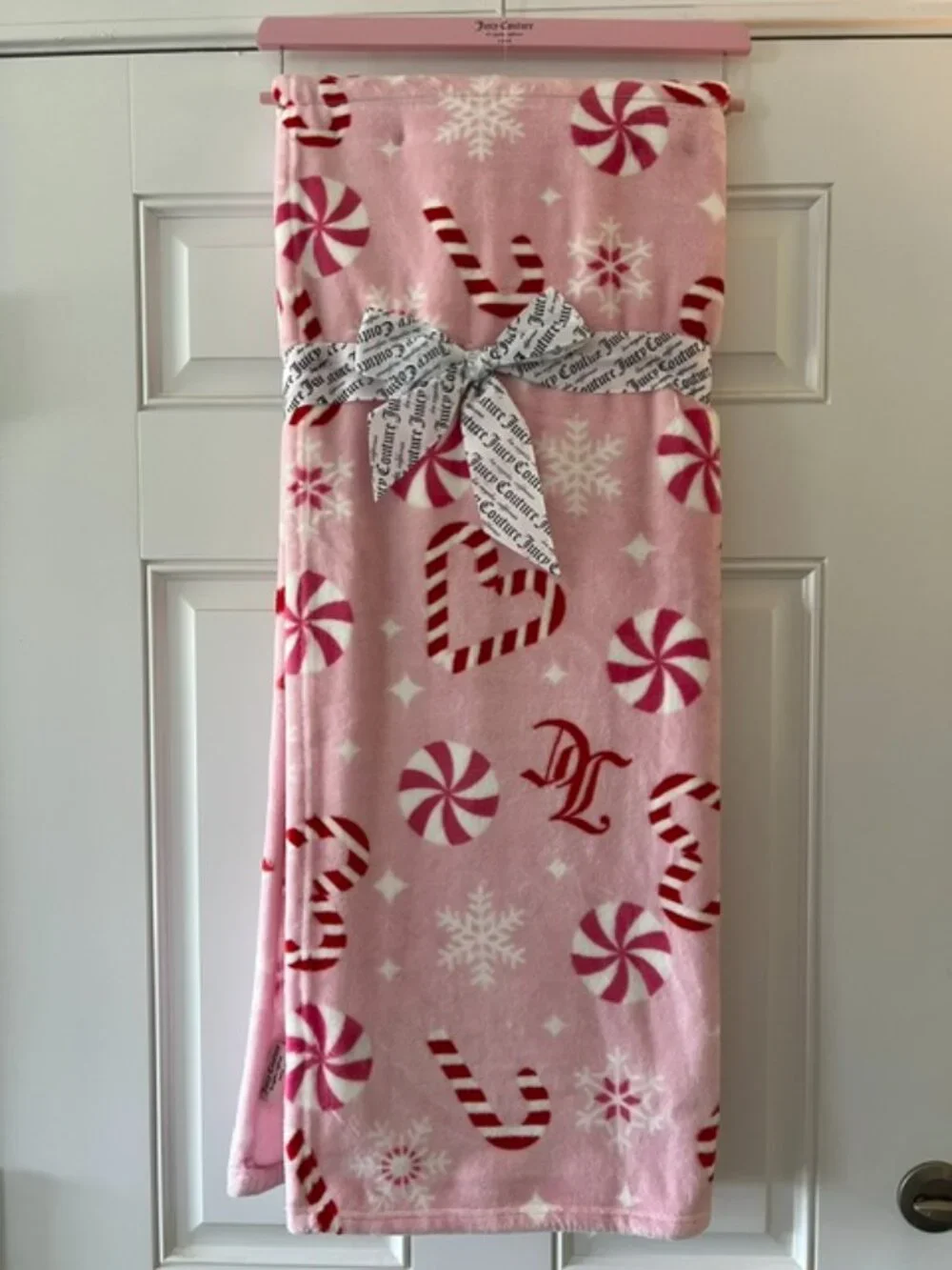 JUICY COUTURE CHRISTMAS BLANKET